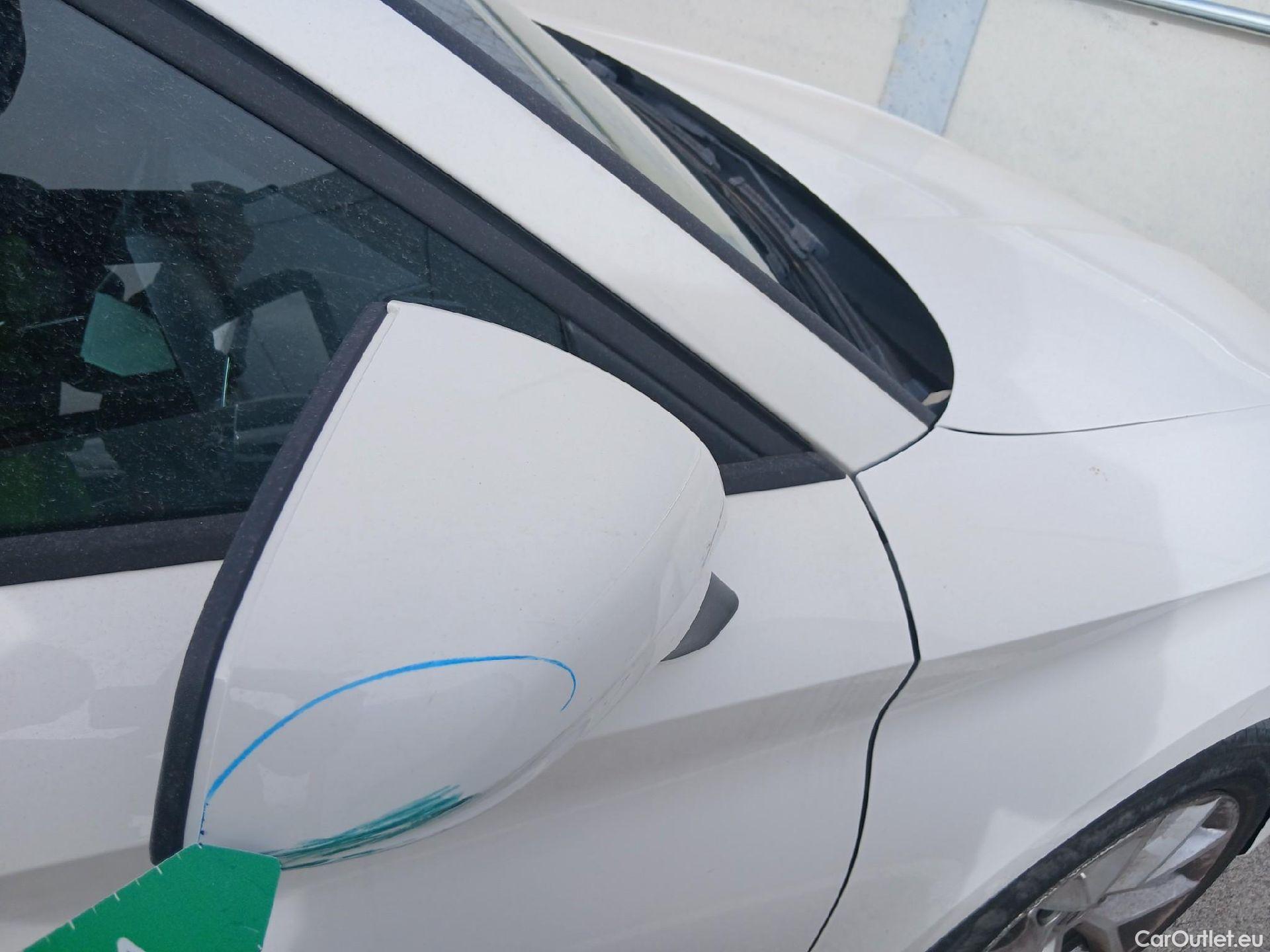  Land Rover  Discovery SEAT Nuevo León / 2020 / 5P / berlina con portón 2.0 TDI 85kW S&S Style Go (AC3) #50