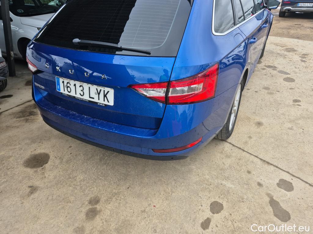  Skoda  Superb SKODA  / 2019 / 5P / familiar Combi 2.0 TDI 110kW (150CV) DSG Ambition #12