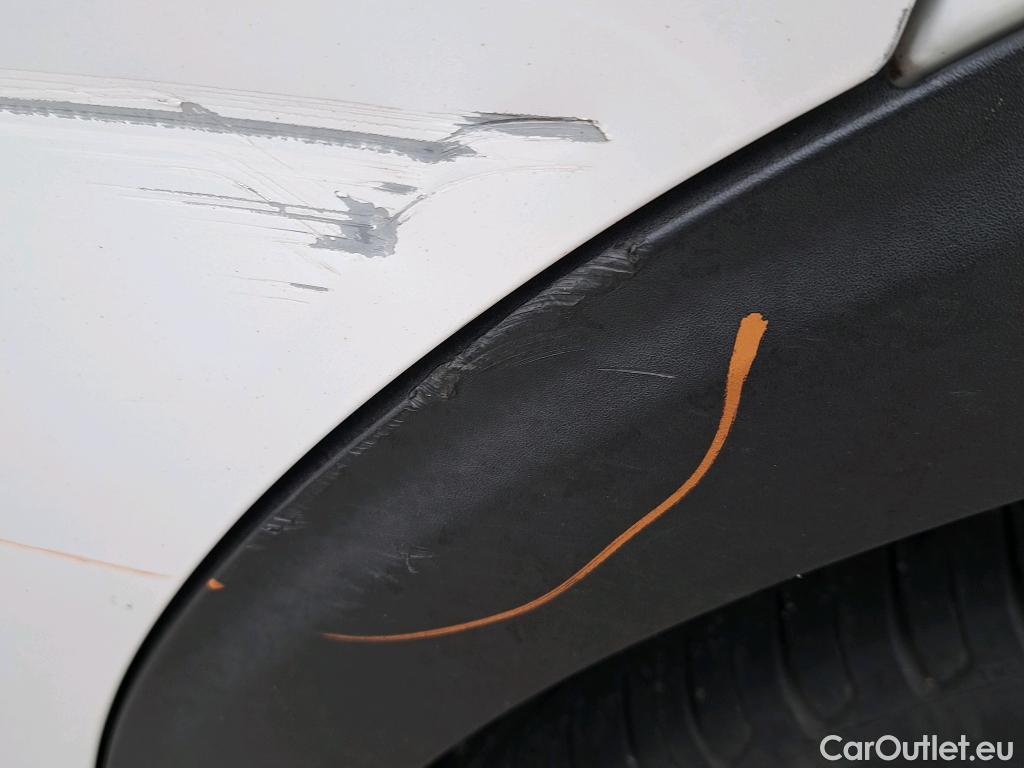  Peugeot  5008 PEUGEOT  / 2020 / 5P / todoterreno 1.5 BlueHDi 96kW S&S Allure Pack EAT8 #47