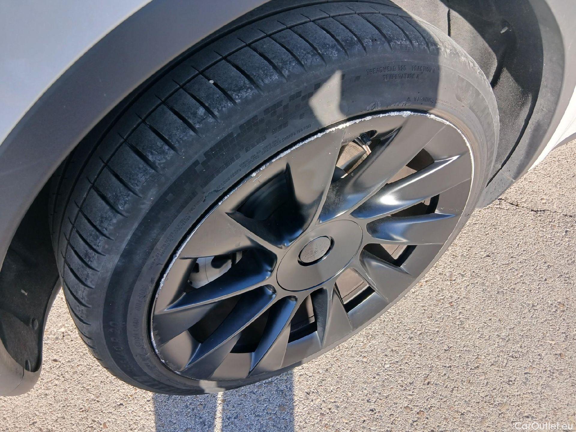  Tesla  Model Y TESLA  / 2020 / 5P / todoterreno Gran Autonomía 4WD #17