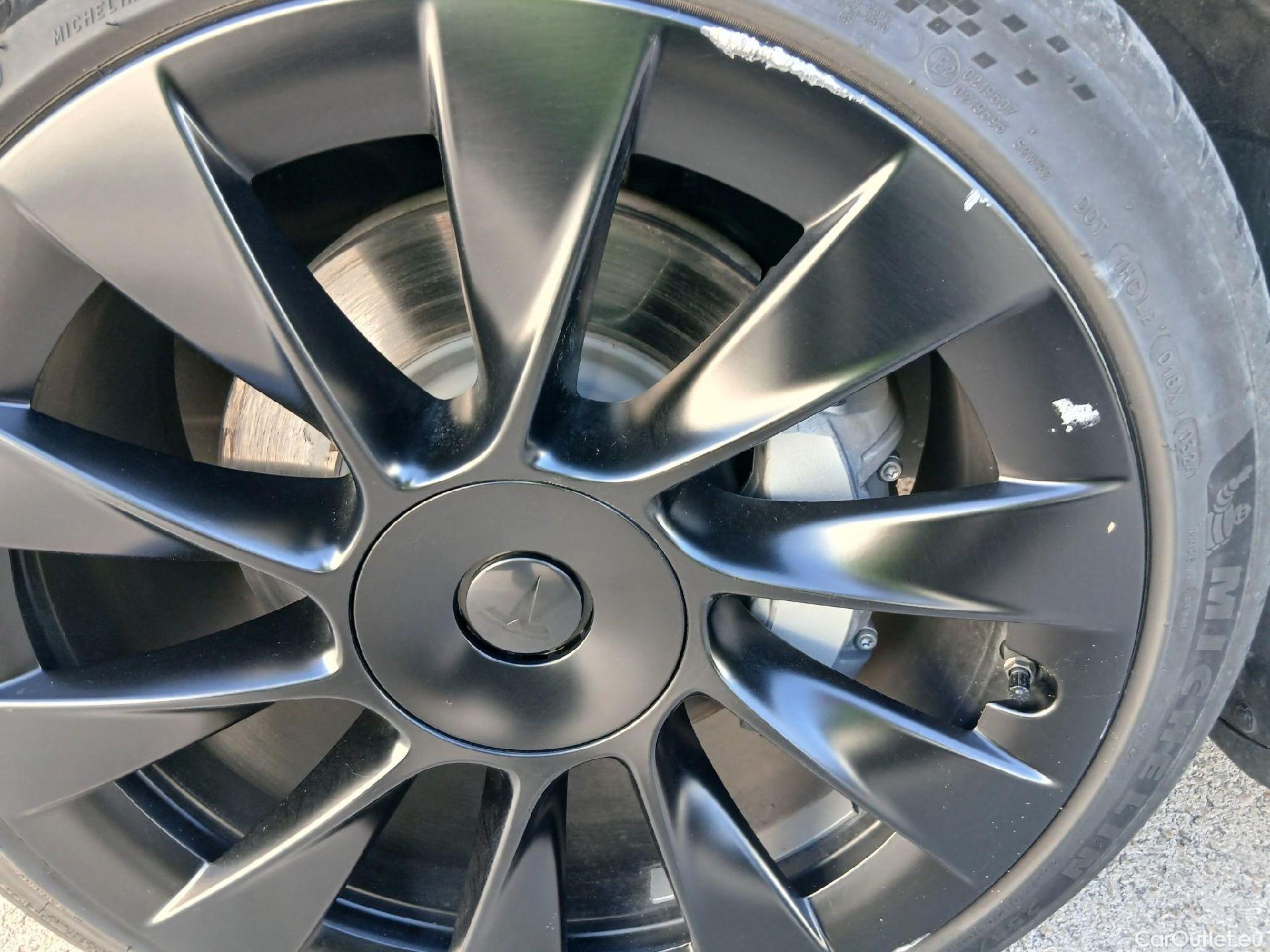  Tesla  Model Y TESLA  / 2020 / 5P / todoterreno Gran Autonomía 4WD #2