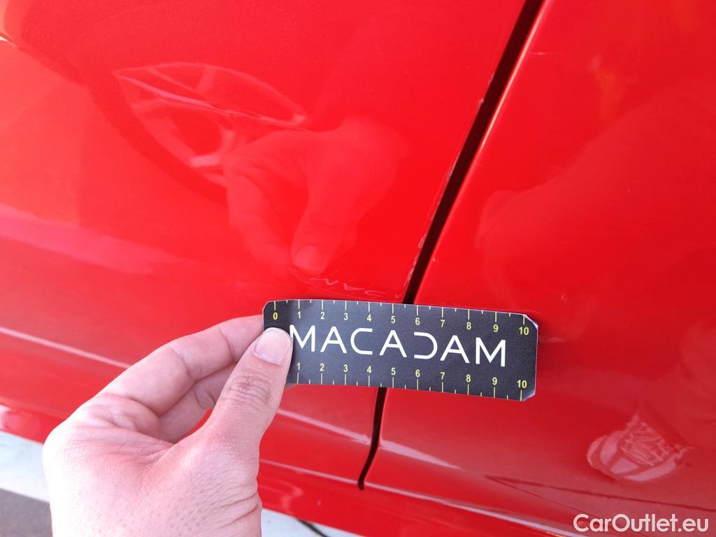  Toyota  Yaris TOYOTA  / 2020 / 5P / berlina con portón 1.5 120H Style P. Premier Edition #4