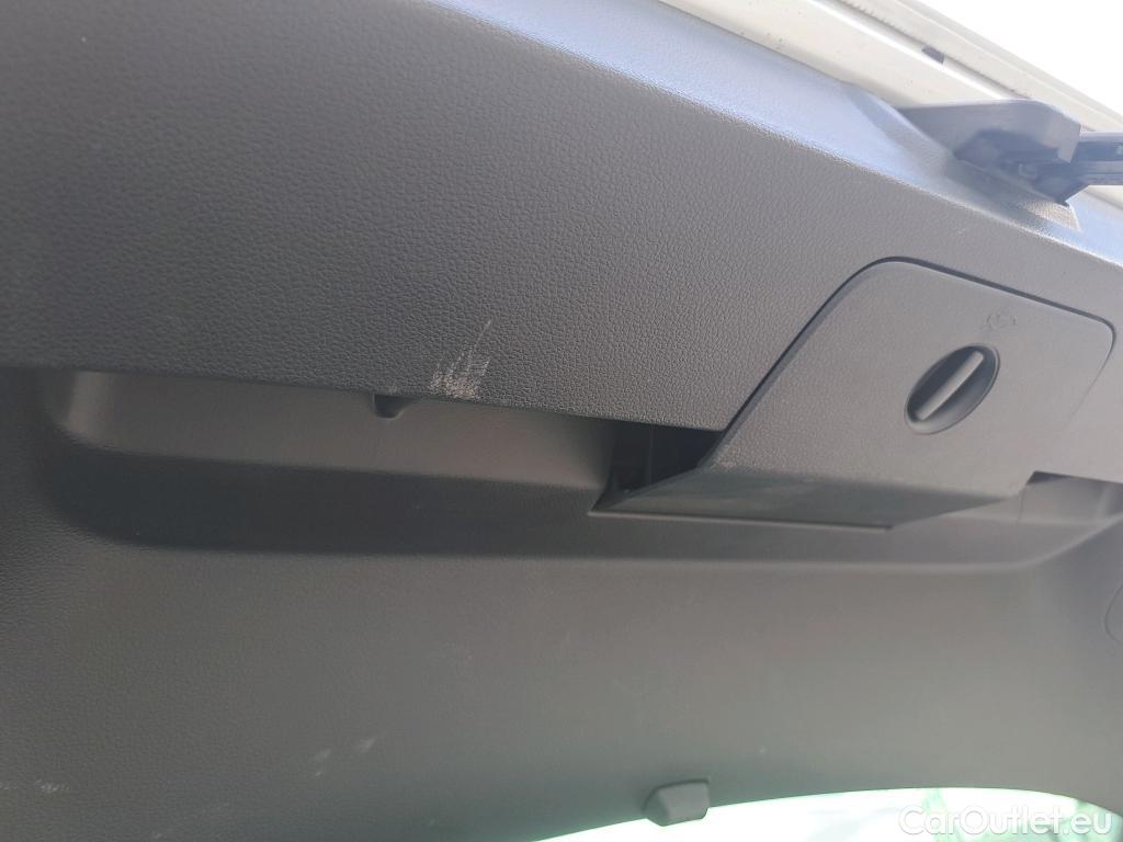  Volkswagen  Golf  VOLKSWAGEN / 2016 / 5P / berlina con portón Advance 1.5 TSI EVO 96kW (130CV) DSG #13