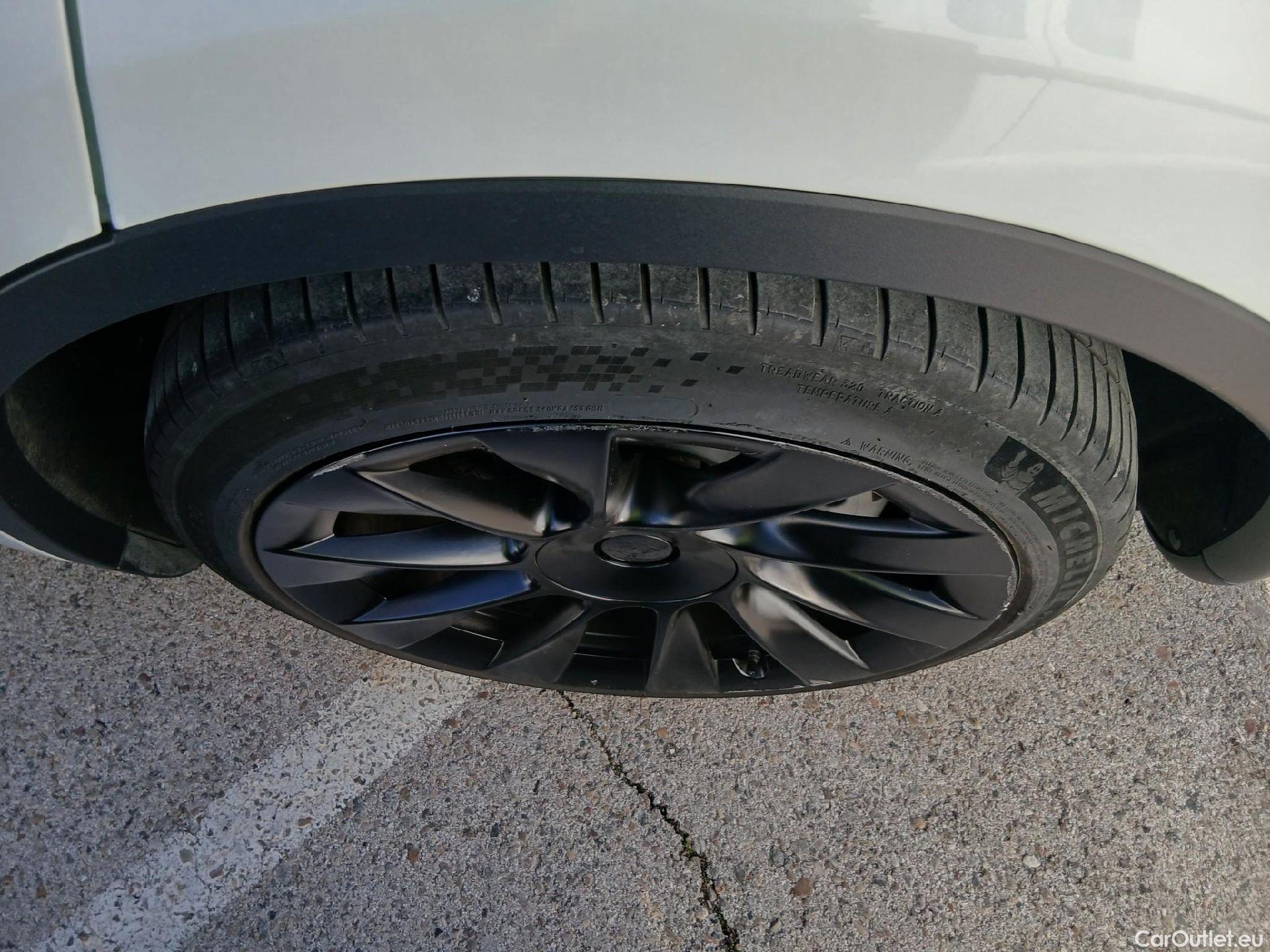  Tesla  Model Y TESLA  / 2020 / 5P / todoterreno Gran Autonomía 4WD #7