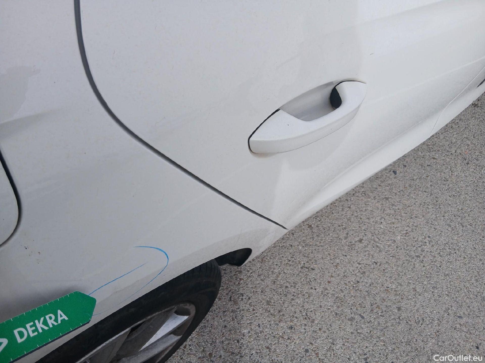  Land Rover  Discovery SEAT Nuevo León / 2020 / 5P / berlina con portón 2.0 TDI 85kW S&S Style Go (AC3) #43