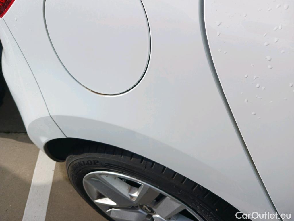  Renault  Clio RENAULT  / 2019 / 5P / berlina con portón Intens TCe 74 kW (100CV) GLP #22