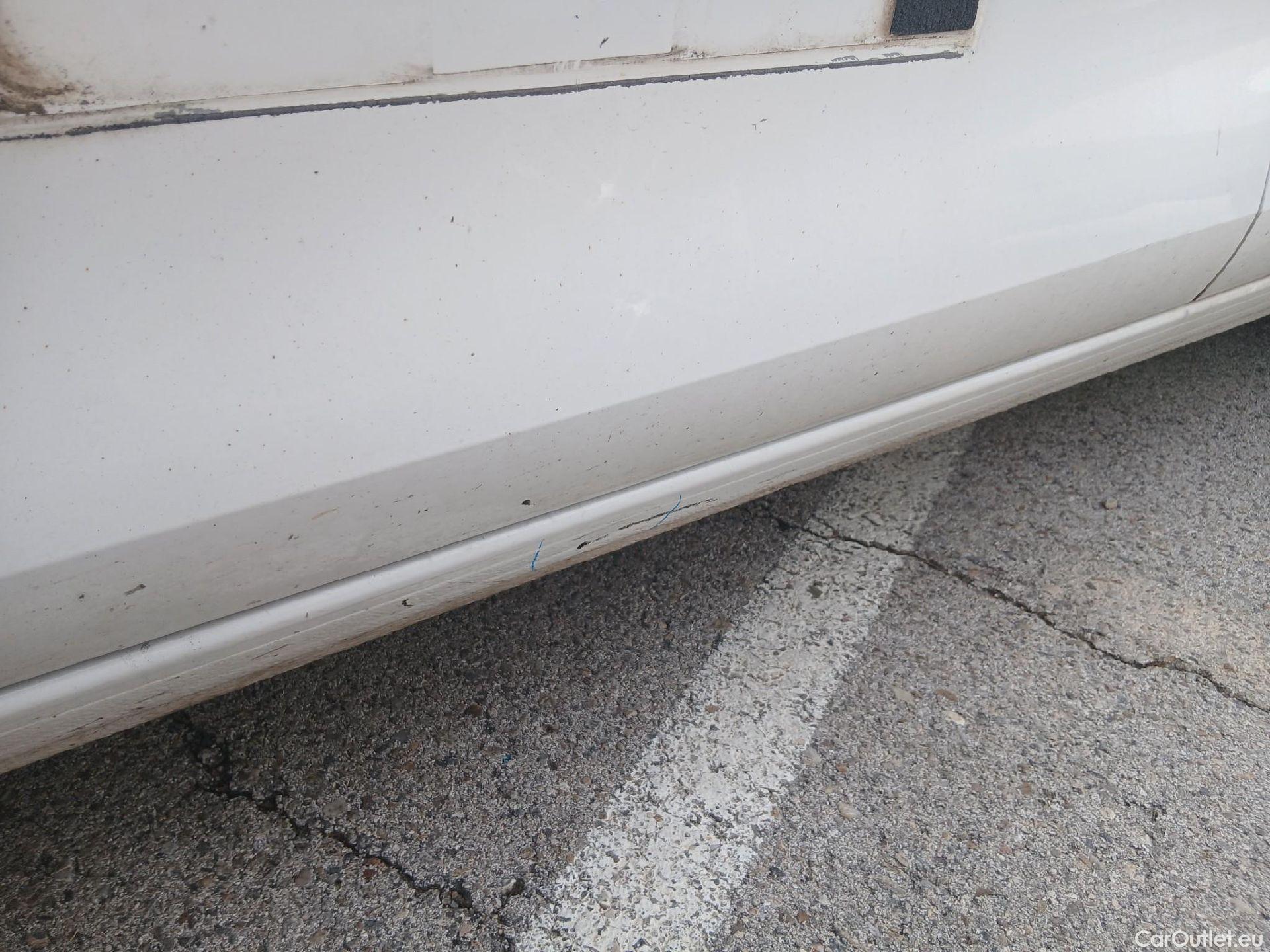  Land Rover  Discovery SEAT Nuevo León / 2020 / 5P / berlina con portón 2.0 TDI 85kW S&S Style Go (AC3) #31