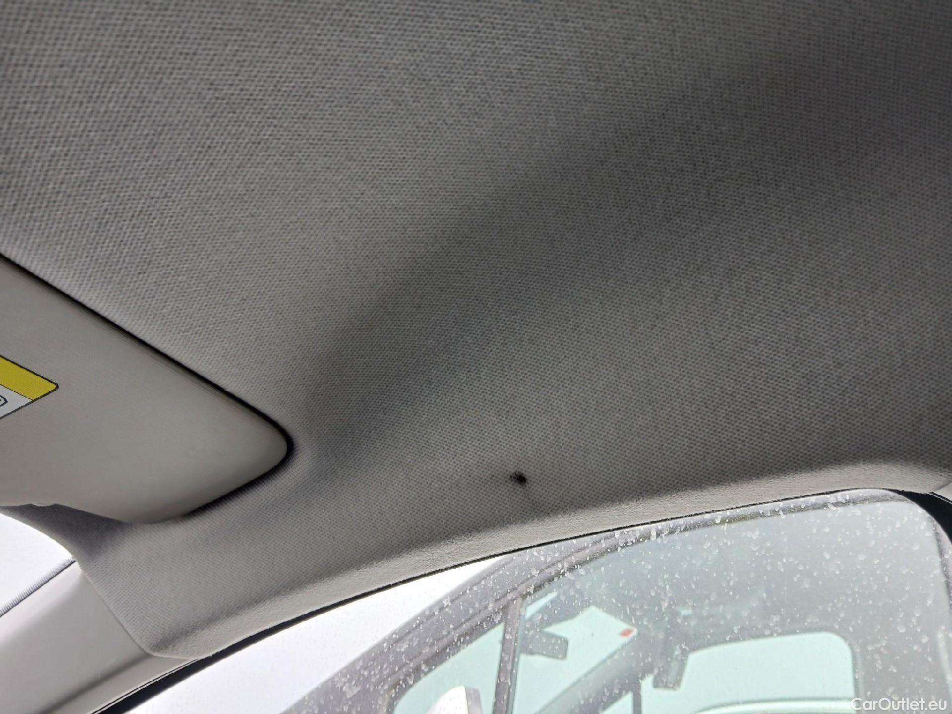  Seat  Ibiza SEAT  / 2017 / 5P / berlina con portón 1.0 TSI 81kW (110CV) Style Plus(SP) #3