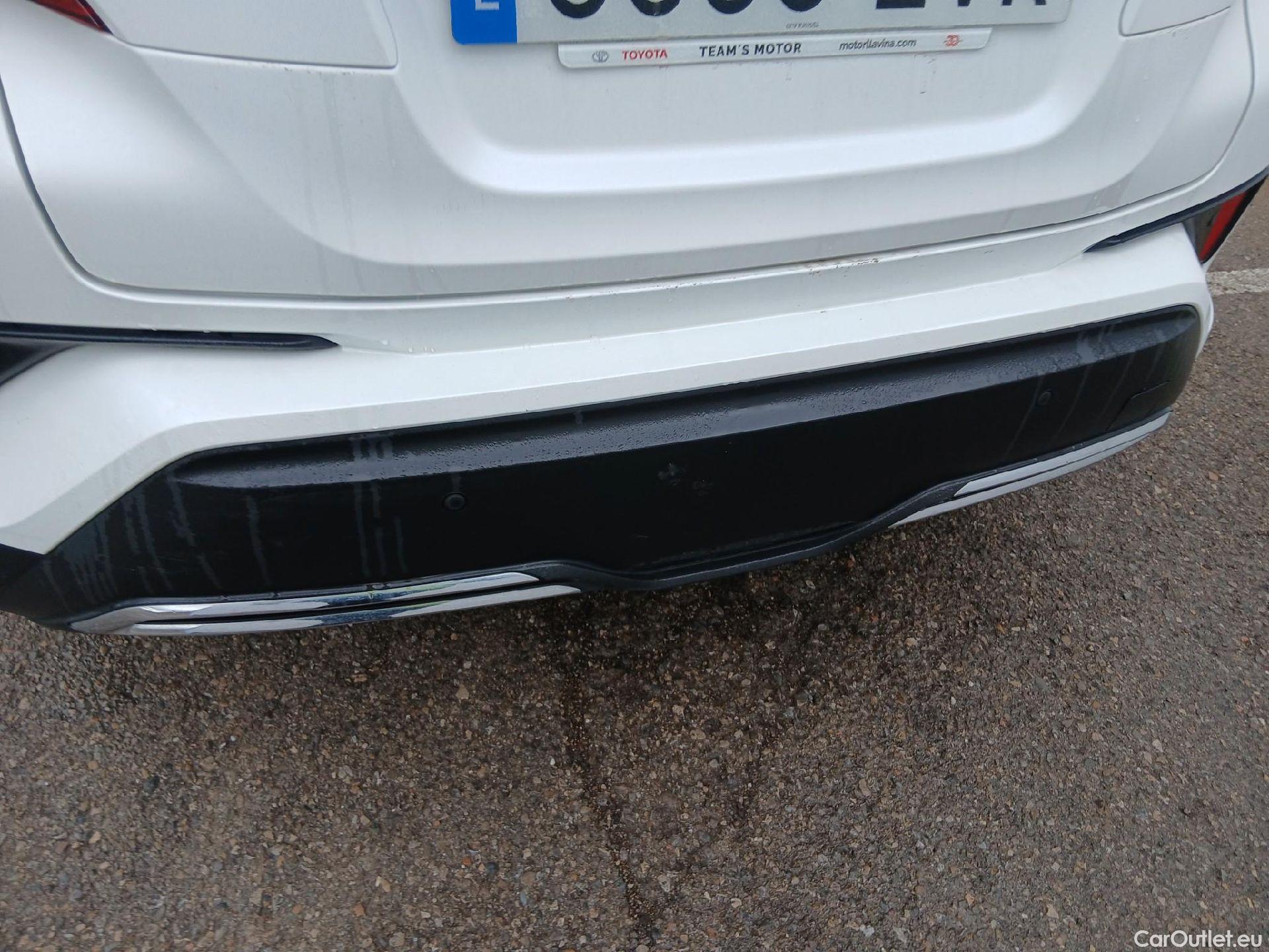  Toyota  C-HR TOYOTA  / 2019 / 5P / todoterreno 2.0 180H Advance #8