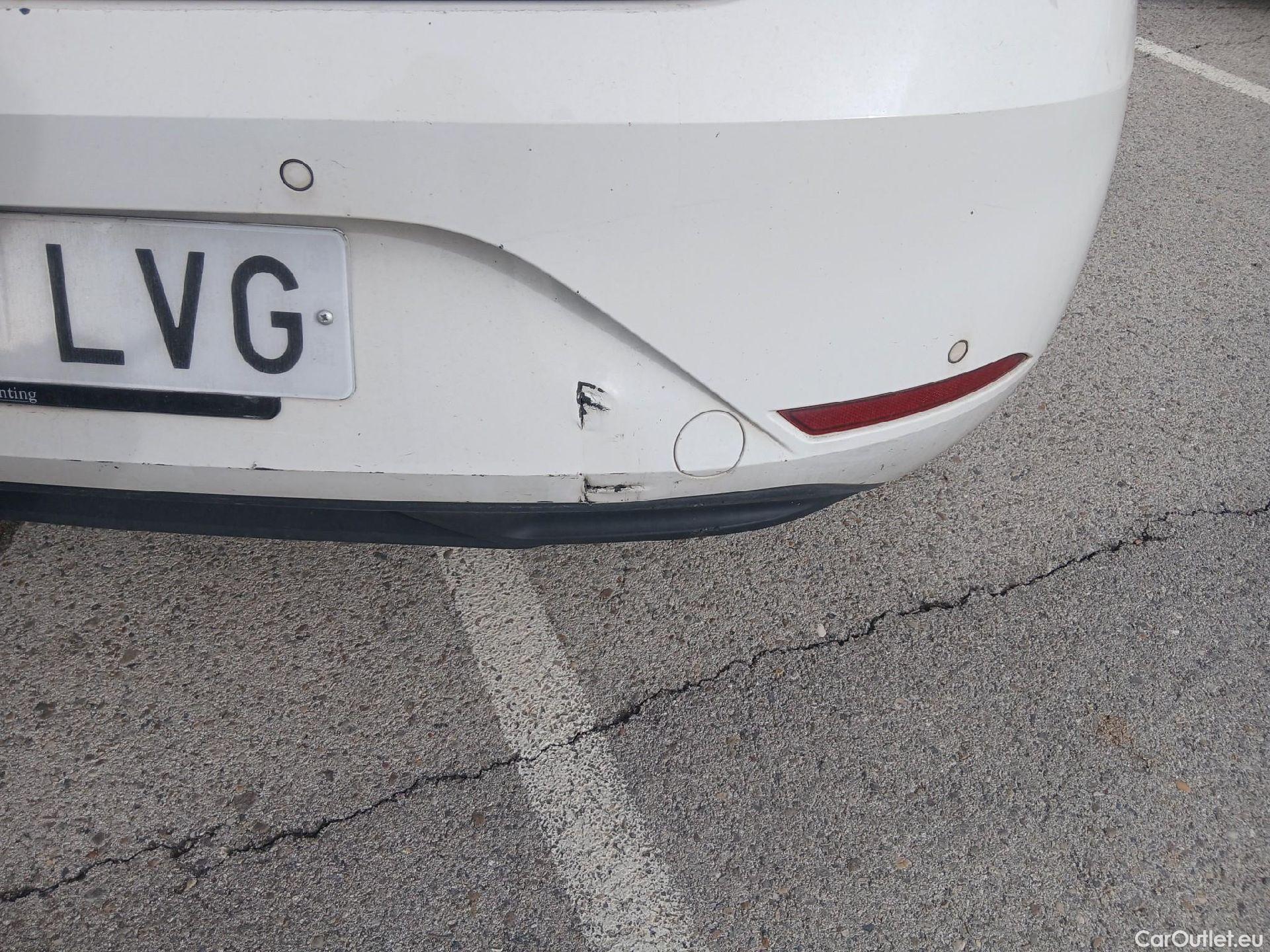  Land Rover  Discovery SEAT Nuevo León / 2020 / 5P / berlina con portón 2.0 TDI 85kW S&S Style Go (AC3) #40