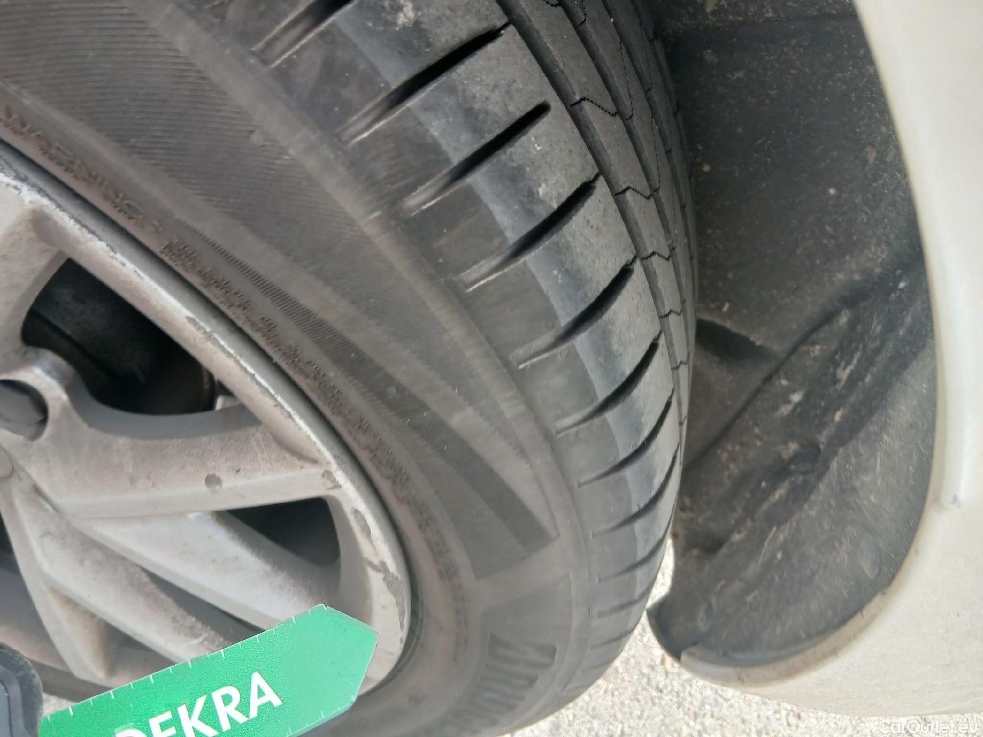  Land Rover  Discovery SEAT Nuevo León / 2020 / 5P / berlina con portón 2.0 TDI 85kW S&S Style Go (AC3) #8