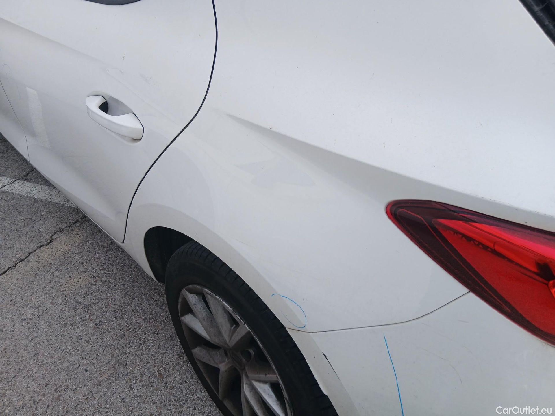  Land Rover  Discovery SEAT Nuevo León / 2020 / 5P / berlina con portón 2.0 TDI 85kW S&S Style Go (AC3) #36