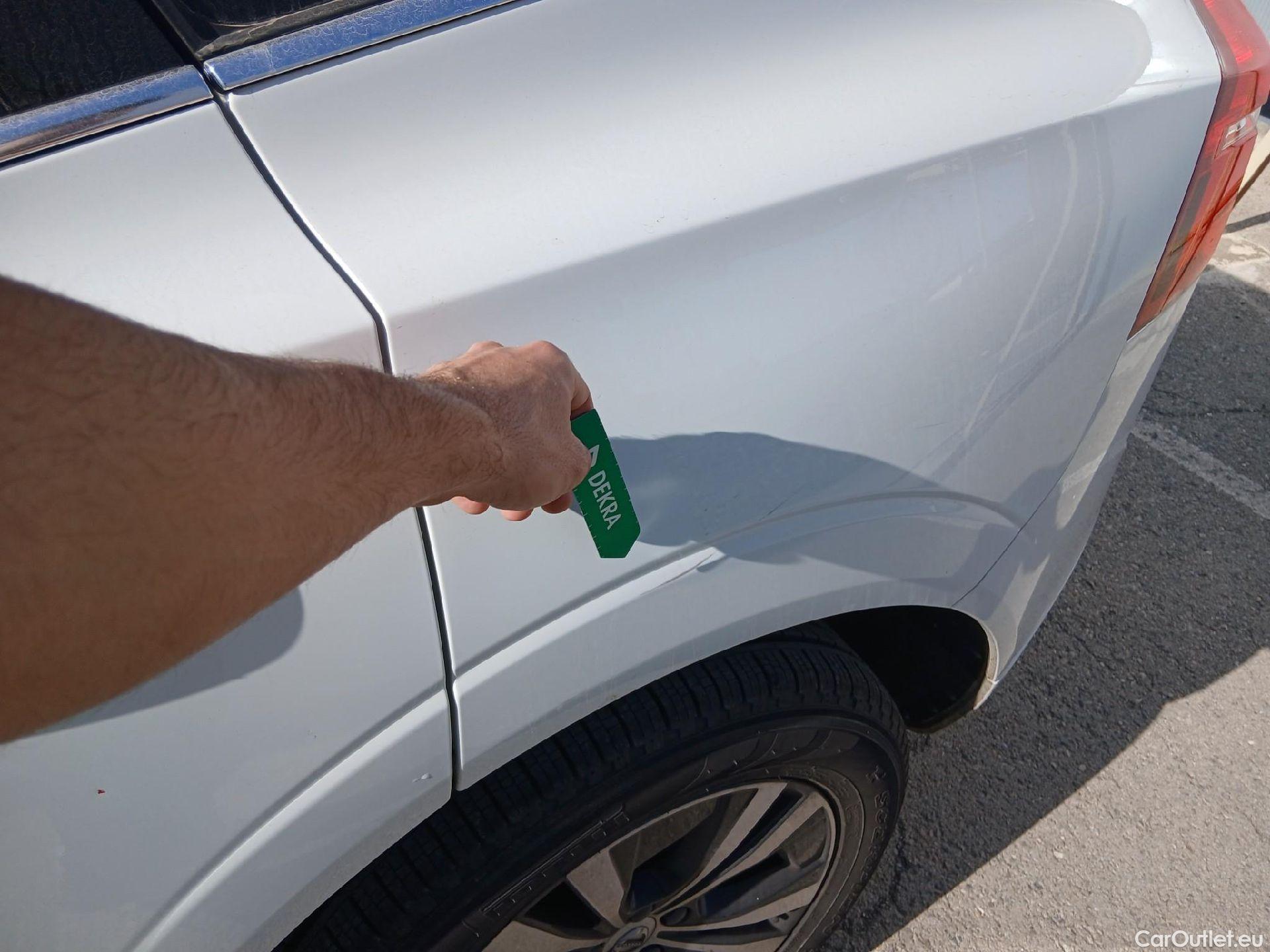  Volvo  XC60 VOLVO  / 2017 / 5P / todoterreno 2.0 B4 D AWD Momentum Pro Auto #13