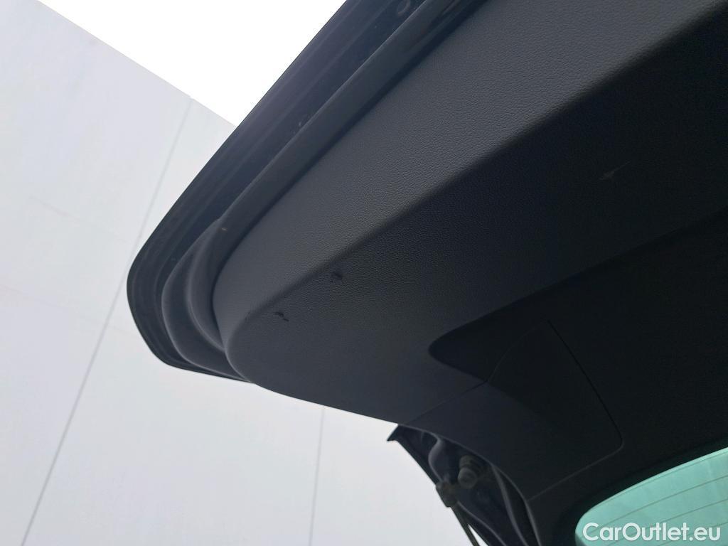  Volkswagen  Tiguan VOLKSWAGEN  / 2020 / 5P / todoterreno Life 2.0 TDI 110kW (150CV) DSG (AC2) #4