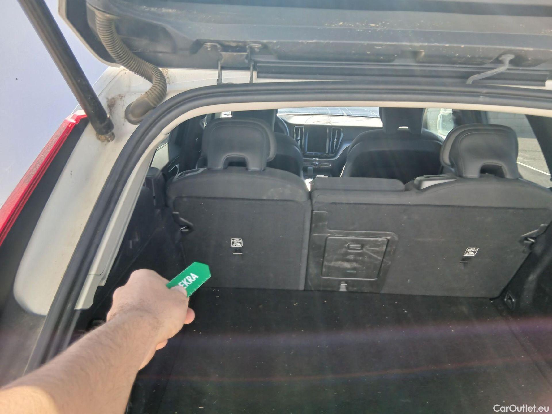  Volvo  XC60 VOLVO  / 2017 / 5P / todoterreno 2.0 B4 D AWD Momentum Pro Auto #27