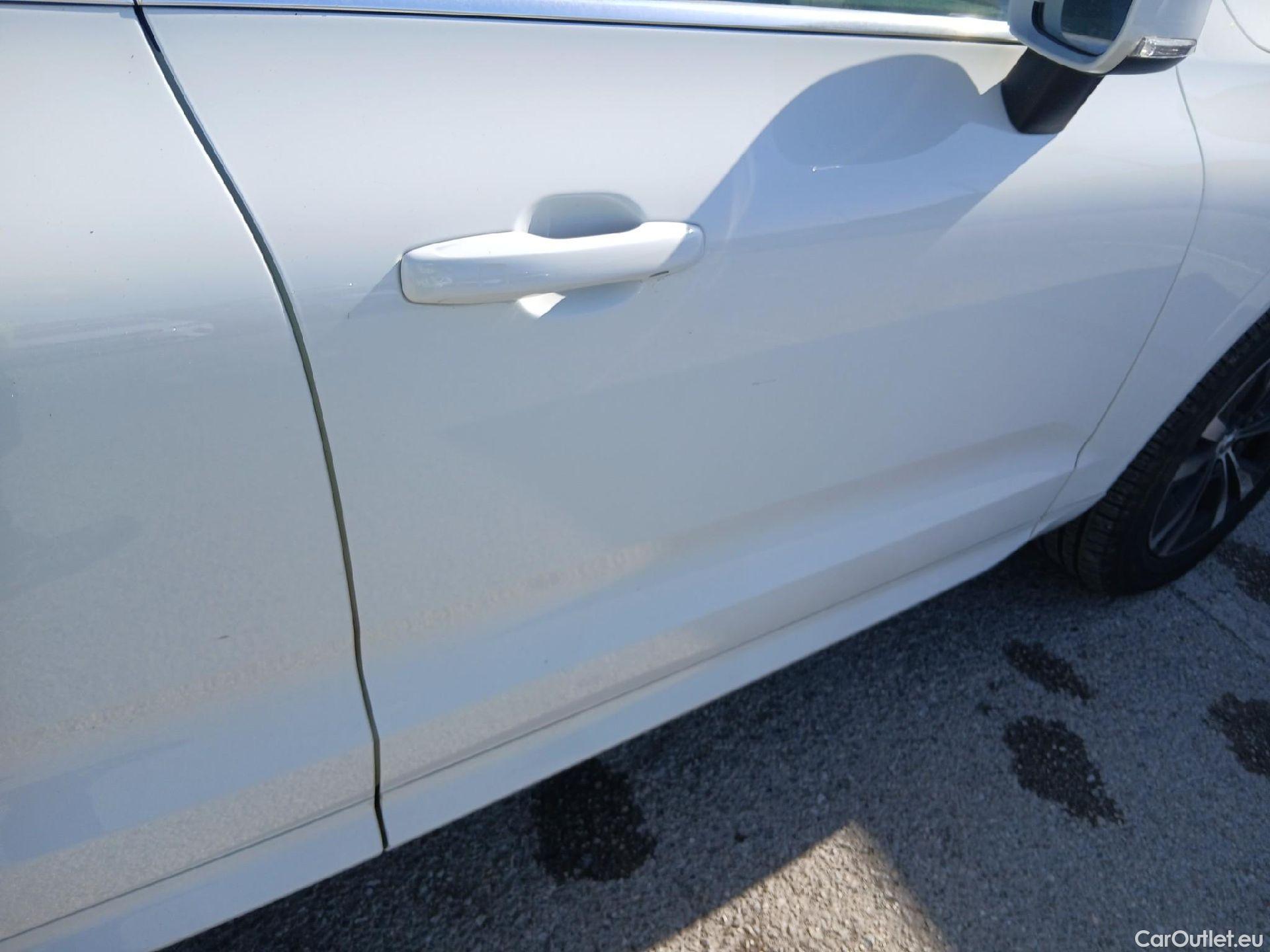  Volvo  XC60 VOLVO  / 2017 / 5P / todoterreno 2.0 B4 D AWD Momentum Pro Auto #20