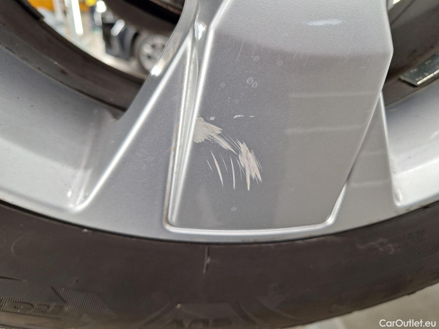  Volvo  XC 40 Volvo, XC40 '17, Volvo XC40 T3 Geartronic Momentum Pro 5d #11