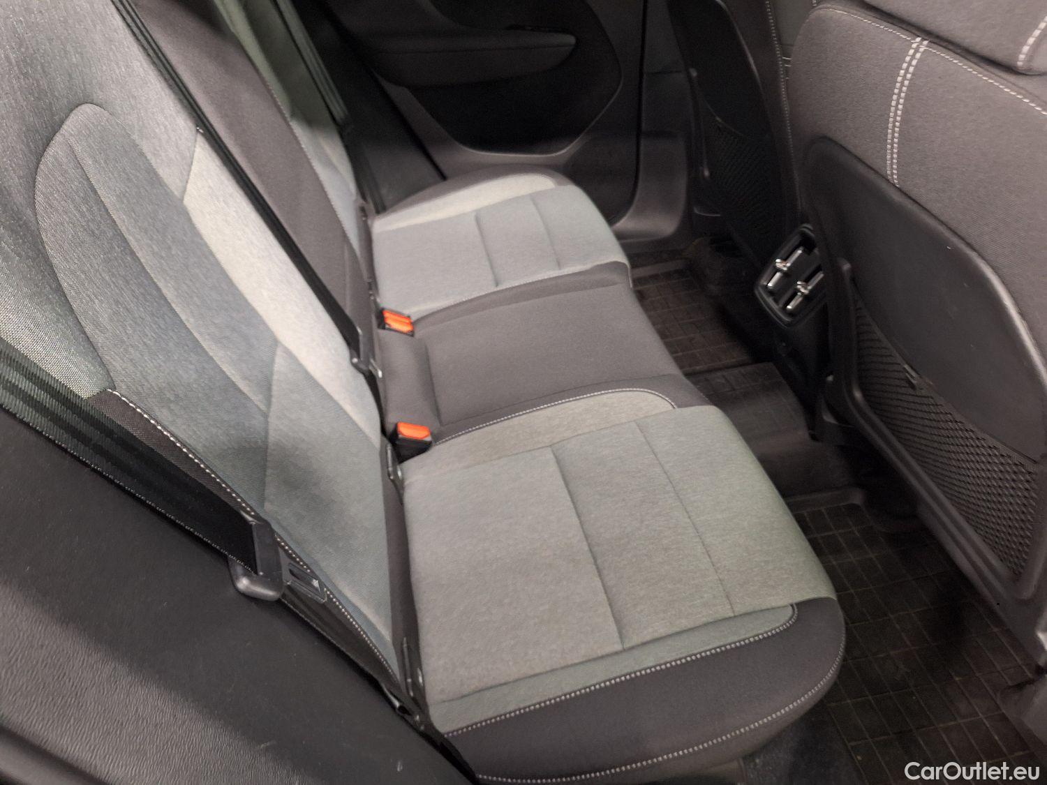  Volvo  XC 40 Volvo, XC40 '17, Volvo XC40 T3 Geartronic Momentum Pro 5d #52