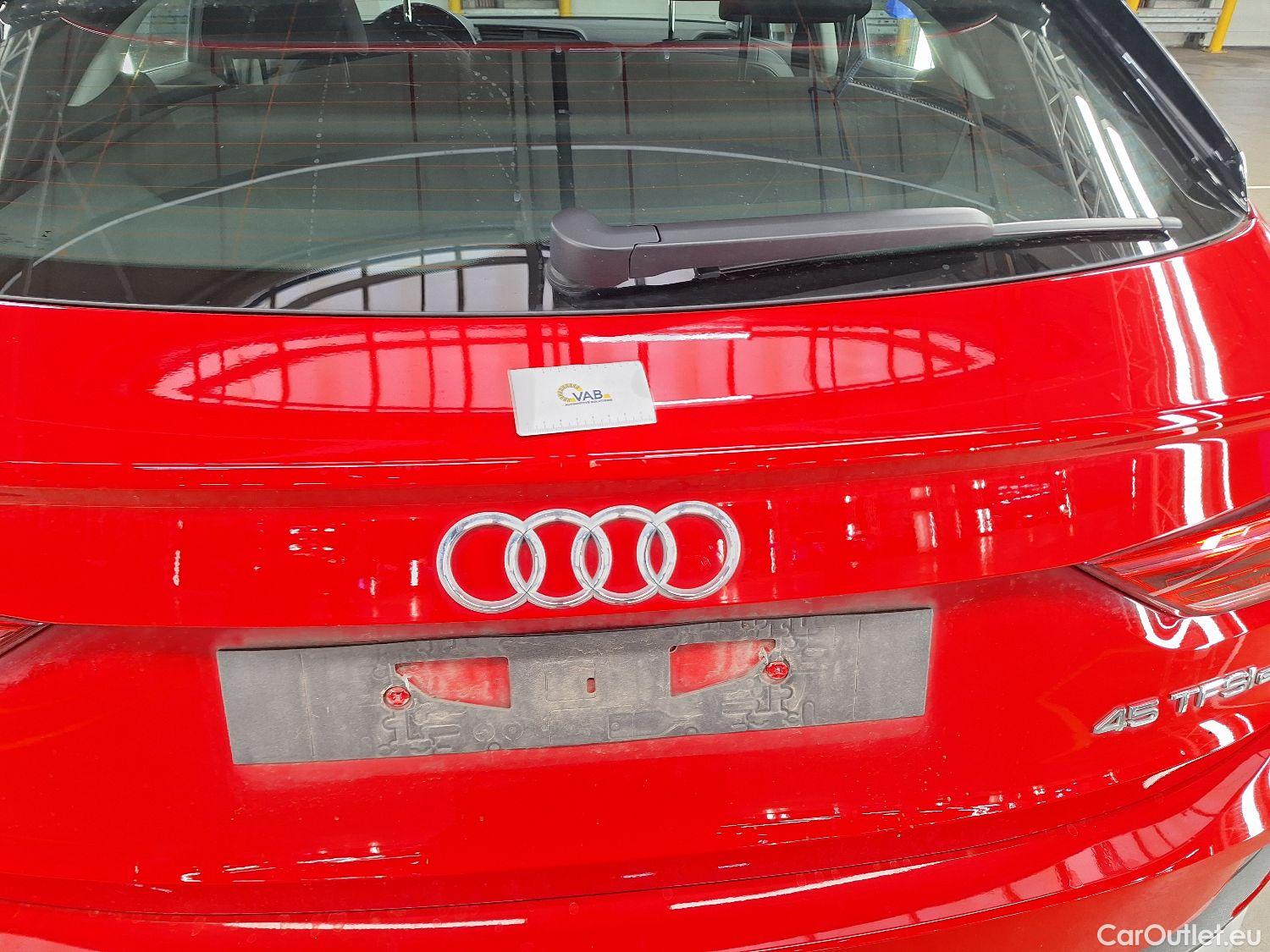  Audi  Q3 Audi,  SB '19 PHEV, Audi  Sportback 45 TFSI e S tronic S Line 5d #1