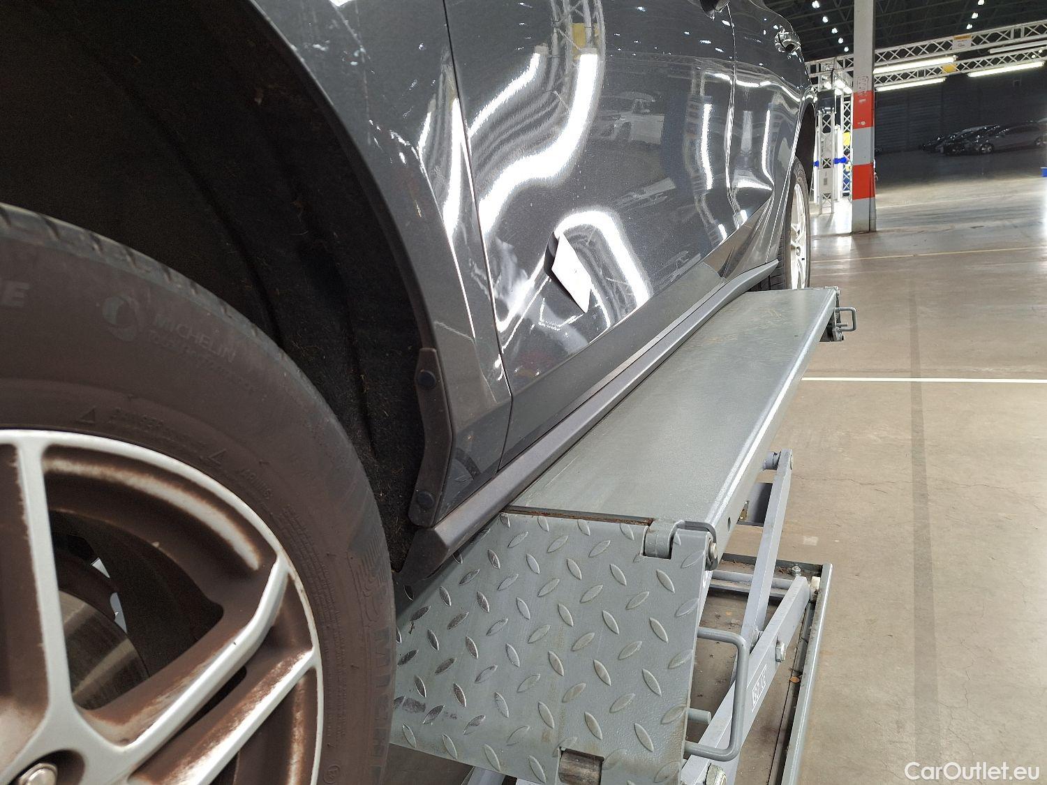  Ford  Focus Ford,  '18, Ford  1.0i EcoB. 74kW Trend Ed. Business 5d #30