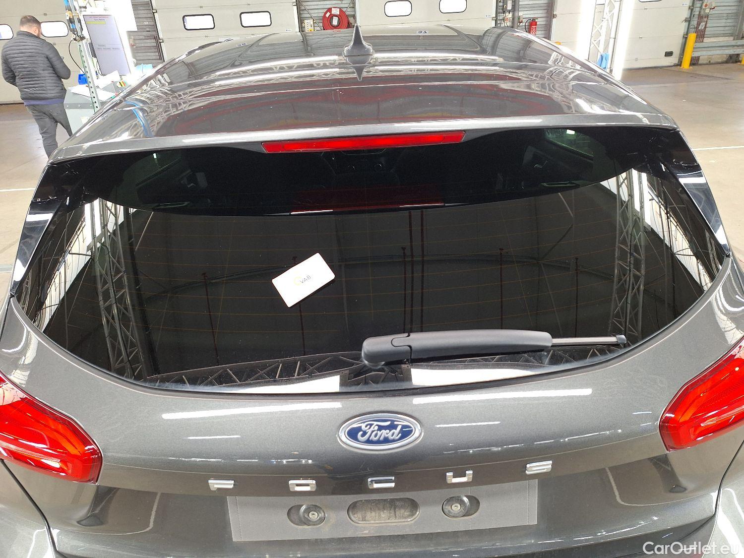  Ford  Focus Ford,  '18, Ford  1.0i EcoB. 74kW Trend Ed. Business 5d #35