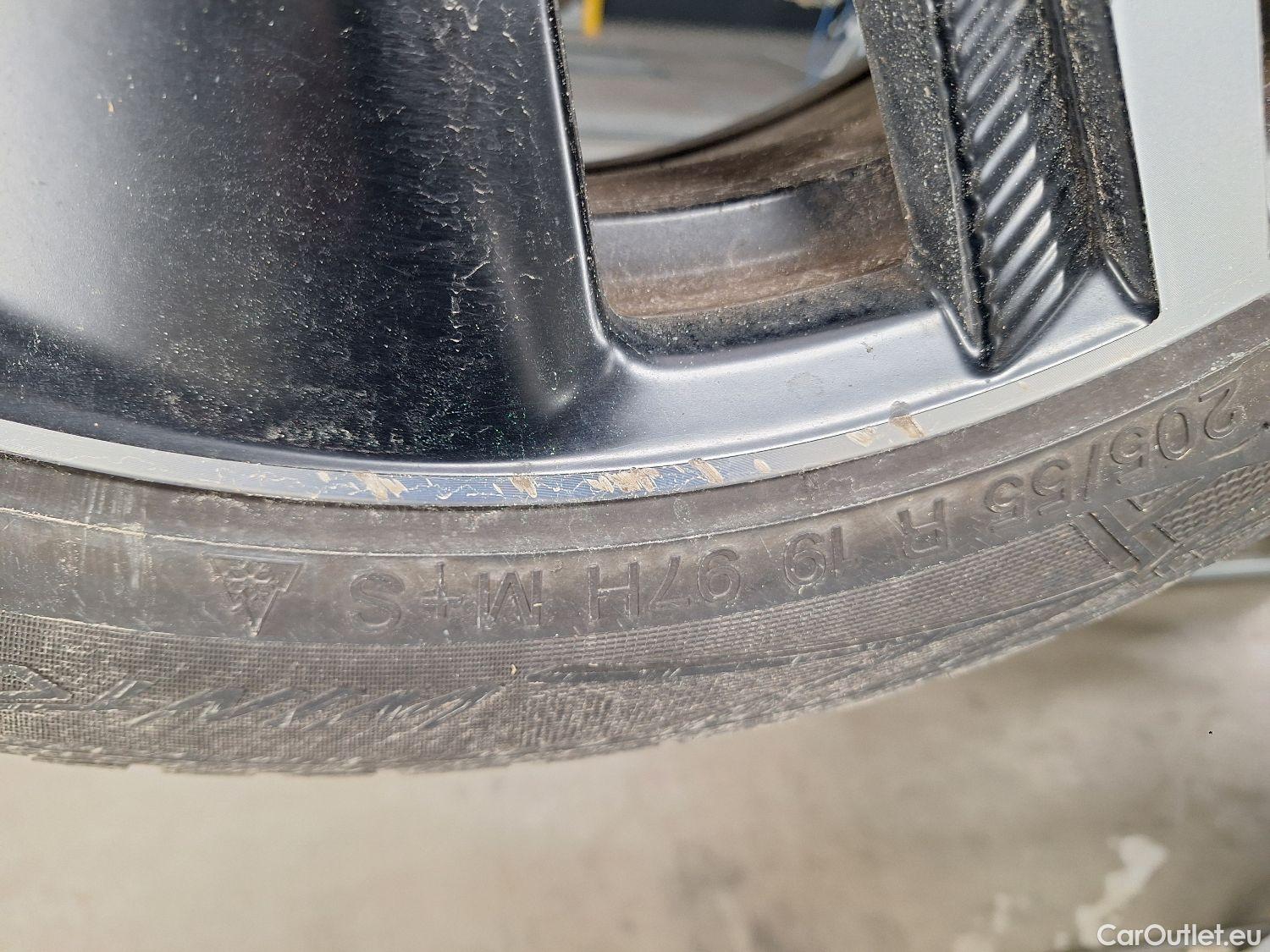  Peugeot  5008 Peugeot,  FL'20, Peugeot  1.2 PureTech 96kW S&S EAT8 GT Pack 5d #4