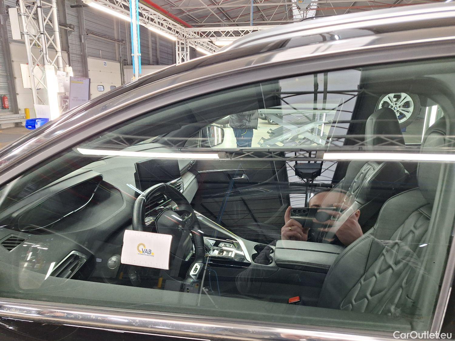  Peugeot  5008 Peugeot,  FL'20, Peugeot  1.2 PureTech 96kW S&S EAT8 GT Pack 5d #38