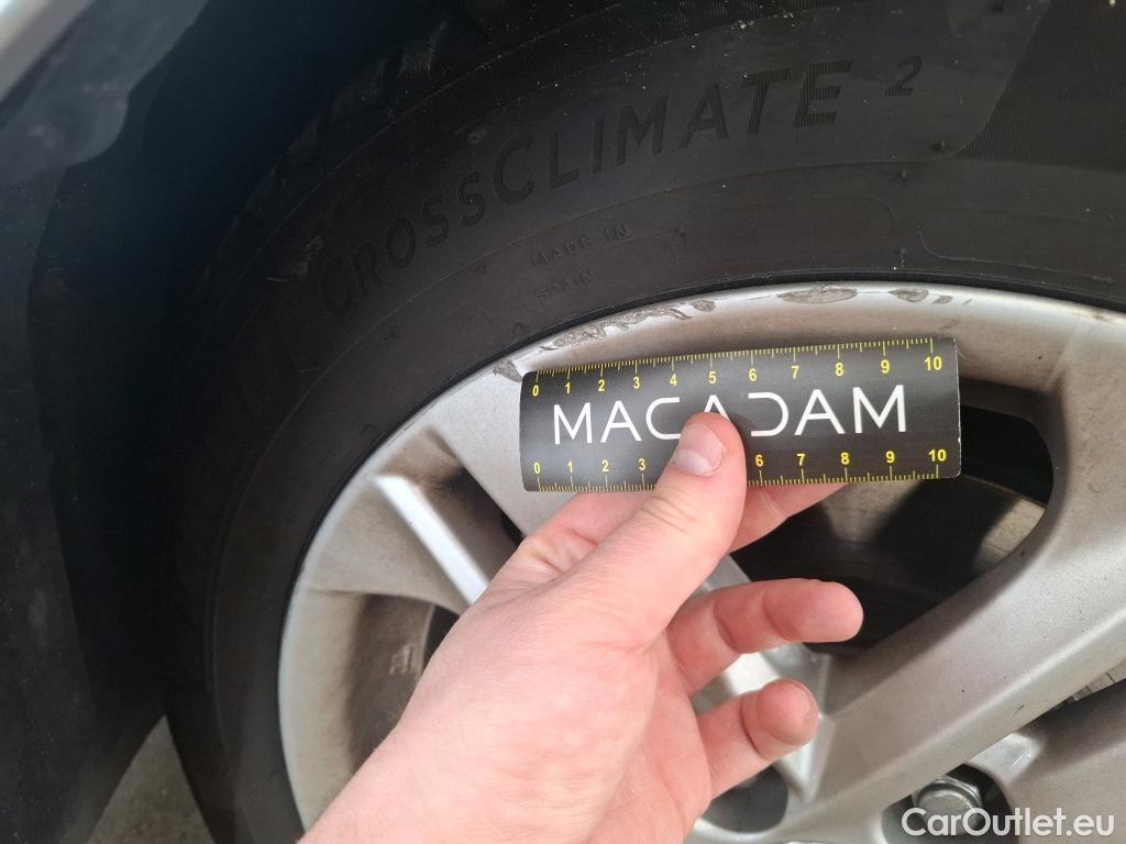  Toyota  Corolla TOYOTA  Touring Sports / 2018 / 5P / Break Hybride 122h Dynamic Business Stage Acad #55