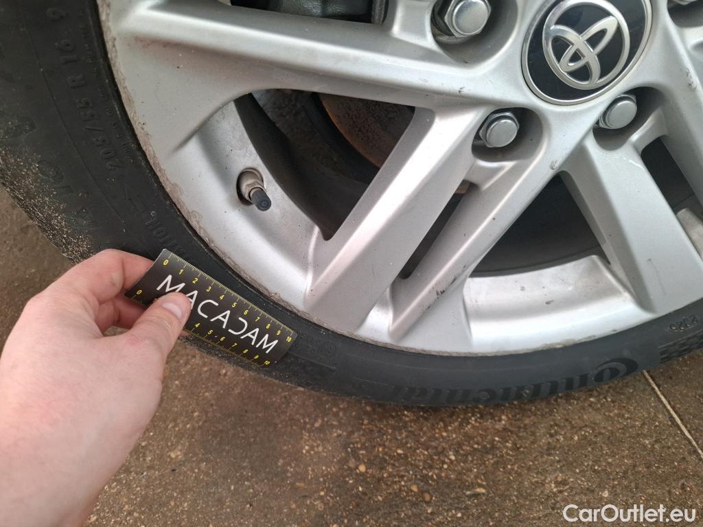  Toyota  Corolla TOYOTA  Touring Sports / 2018 / 5P / Break Hybride 122h Dynamic Business Stage Acad #29