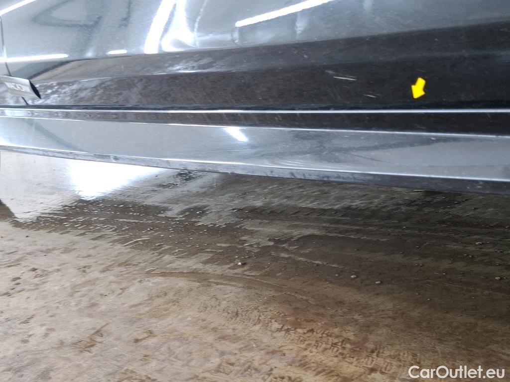  Toyota  Corolla TOYOTA  / 2018 / 5P / Berline Hybride 122h Dynamic Business Stage Acad #33