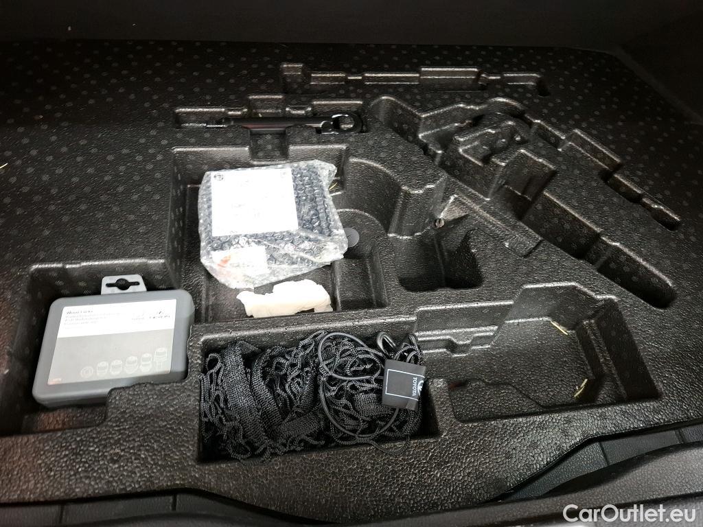  Toyota  C-HR TOYOTA  / 2016 / 5P / SUV 1.8 HYBRIDE 122 DYNAMIC #29