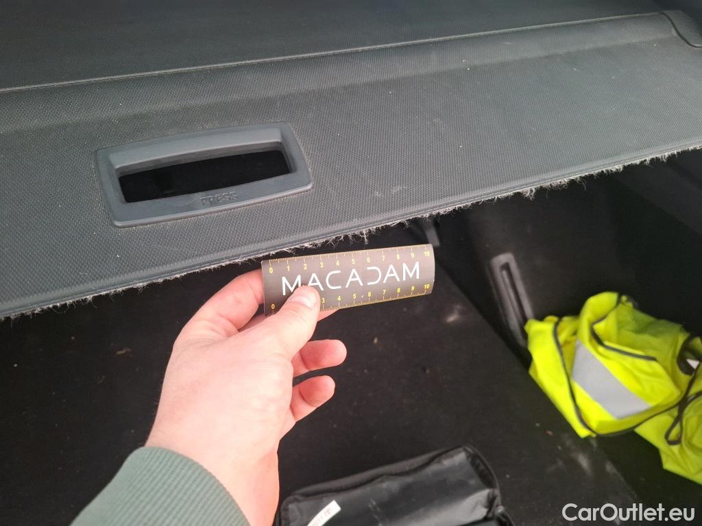  Toyota  Corolla TOYOTA  Touring Sports / 2018 / 5P / Break Hybride 122h Dynamic Business Stage Acad #33