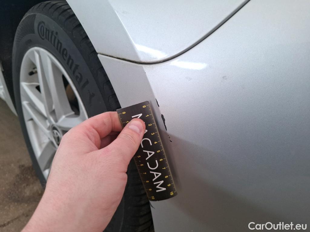  Toyota  Corolla TOYOTA  Touring Sports / 2018 / 5P / Break Hybride 122h Dynamic Business Stage Acad #13