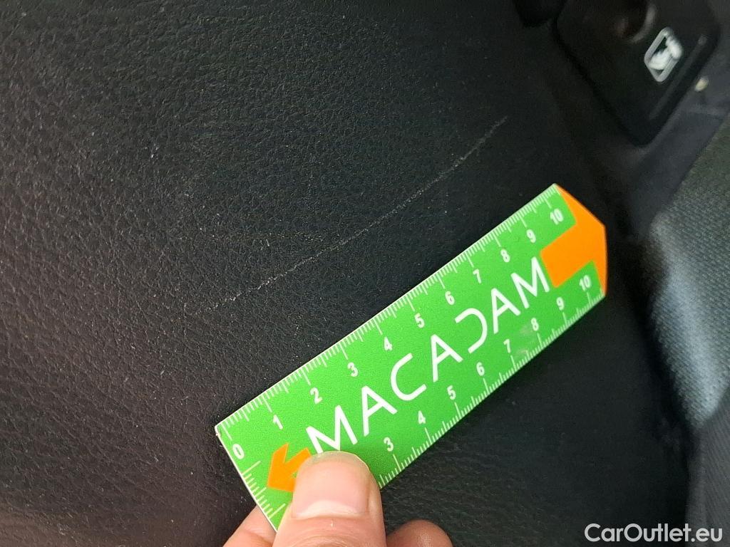  Toyota  C-HR TOYOTA  / 2016 / 5P / SUV 1.8 HYBRIDE 122 DYNAMIC #25