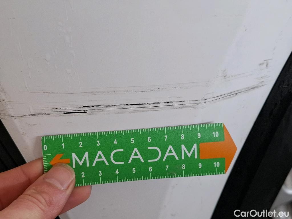  Toyota  C-HR TOYOTA  / 2016 / 5P / SUV 1.8 HYBRIDE 122 DYNAMIC #4