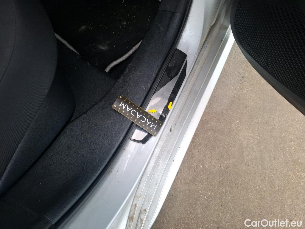  Toyota  Corolla TOYOTA  Touring Sports / 2018 / 5P / Break Hybride 122h Dynamic Business Stage Acad #46