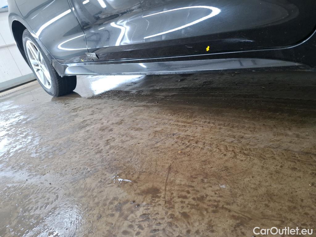  Toyota  Corolla TOYOTA  / 2018 / 5P / Berline Hybride 122h Dynamic Business Stage Acad #32