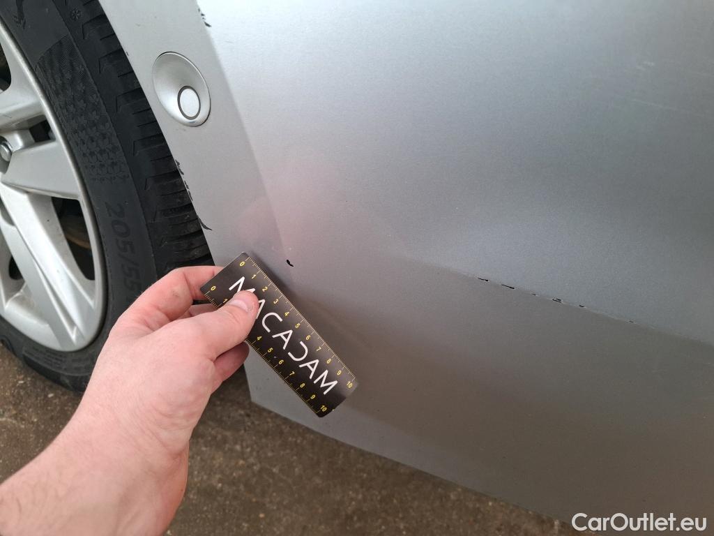  Toyota  Corolla TOYOTA  Touring Sports / 2018 / 5P / Break Hybride 122h Dynamic Business Stage Acad #16