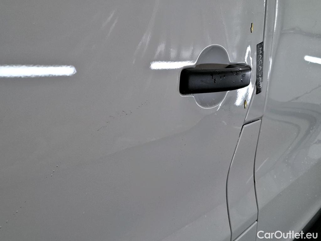  Renault  Trafic RENAULT  / 2019 / 4P / Combi Zen L1 dCi 120 S&S - 8 pl #35