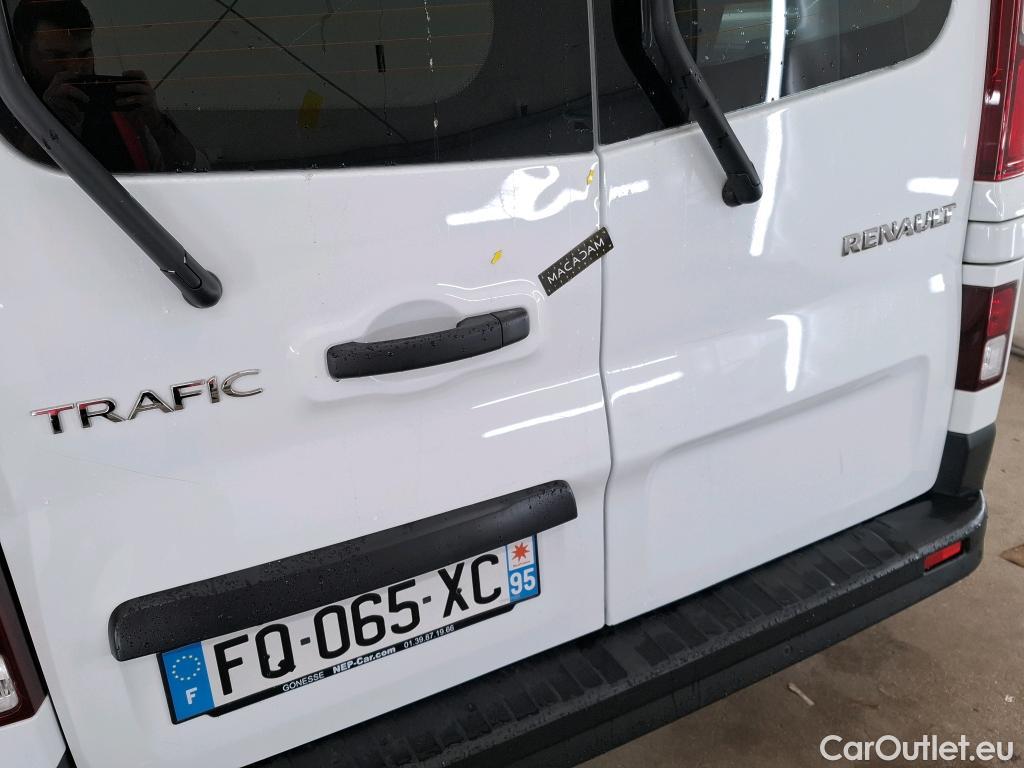  Renault  Trafic RENAULT  / 2019 / 4P / Combi Zen L1 dCi 120 S&S - 8 pl #12