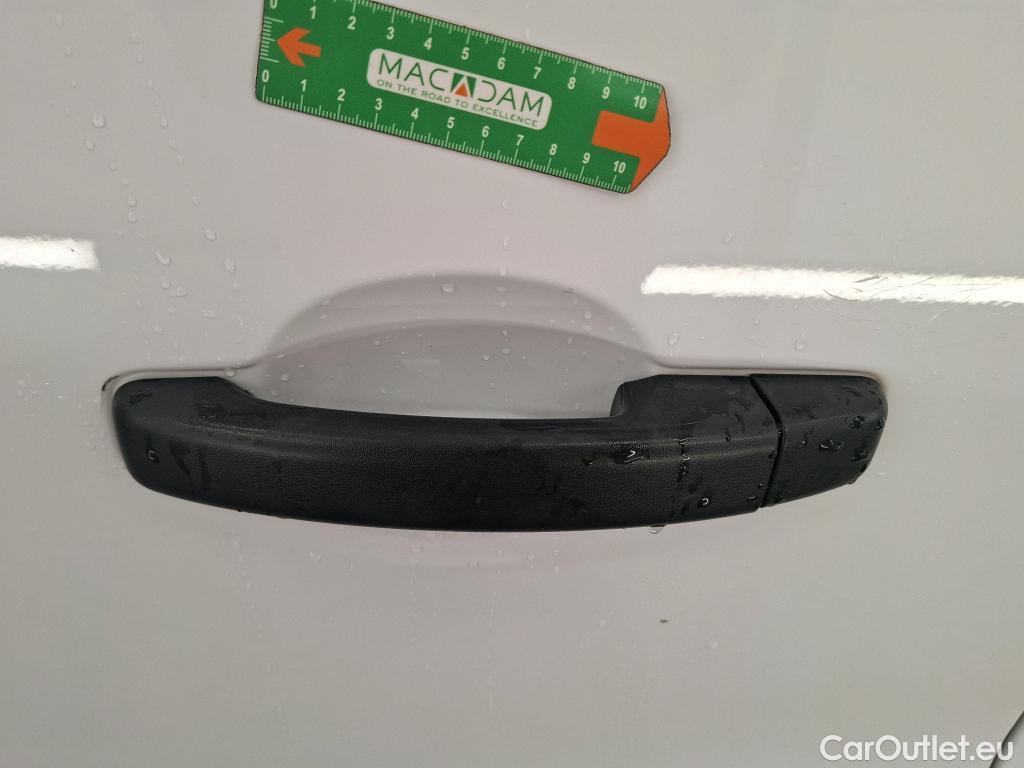  Renault  Trafic  III Fourgon L2H1 3T Grand Confort 2.0 dCi 130CV BVM6 E6d #9