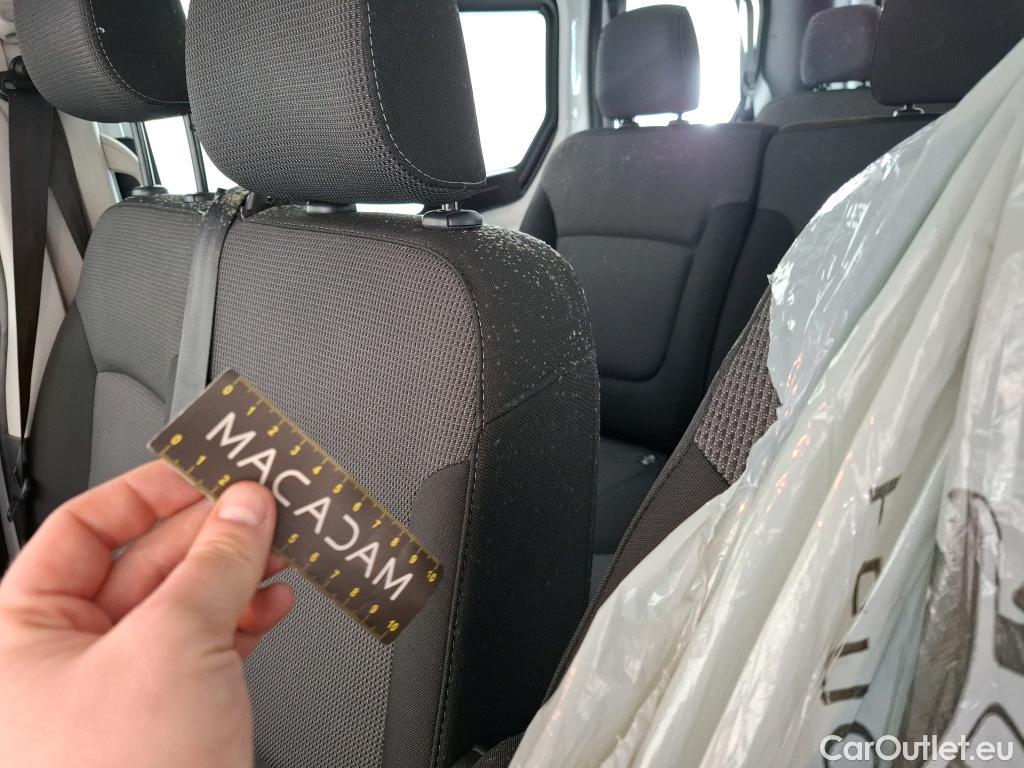  Renault  Trafic RENAULT  / 2019 / 4P / Combi Zen L1 dCi 120 S&S - 8 pl #51