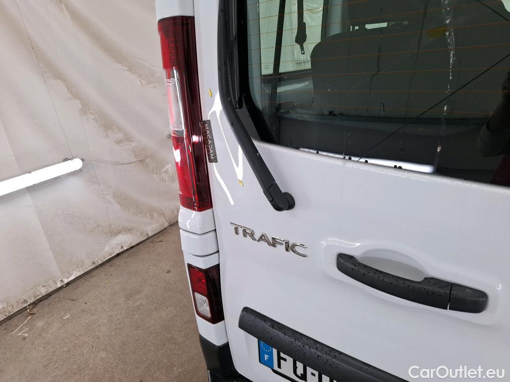  Renault  Trafic RENAULT  / 2019 / 4P / Combi Zen L1 dCi 120 S&S - 8 pl #13