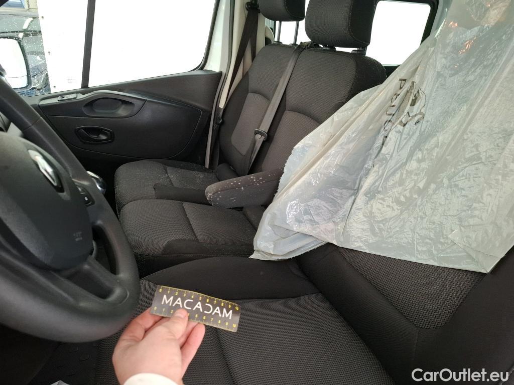  Renault  Trafic RENAULT  / 2019 / 4P / Combi Zen L1 dCi 120 S&S - 8 pl #49