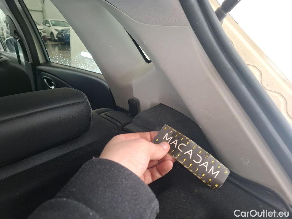  Renault  Captur  Intens 0.9 TCe 90CV BVM5 E6 #40