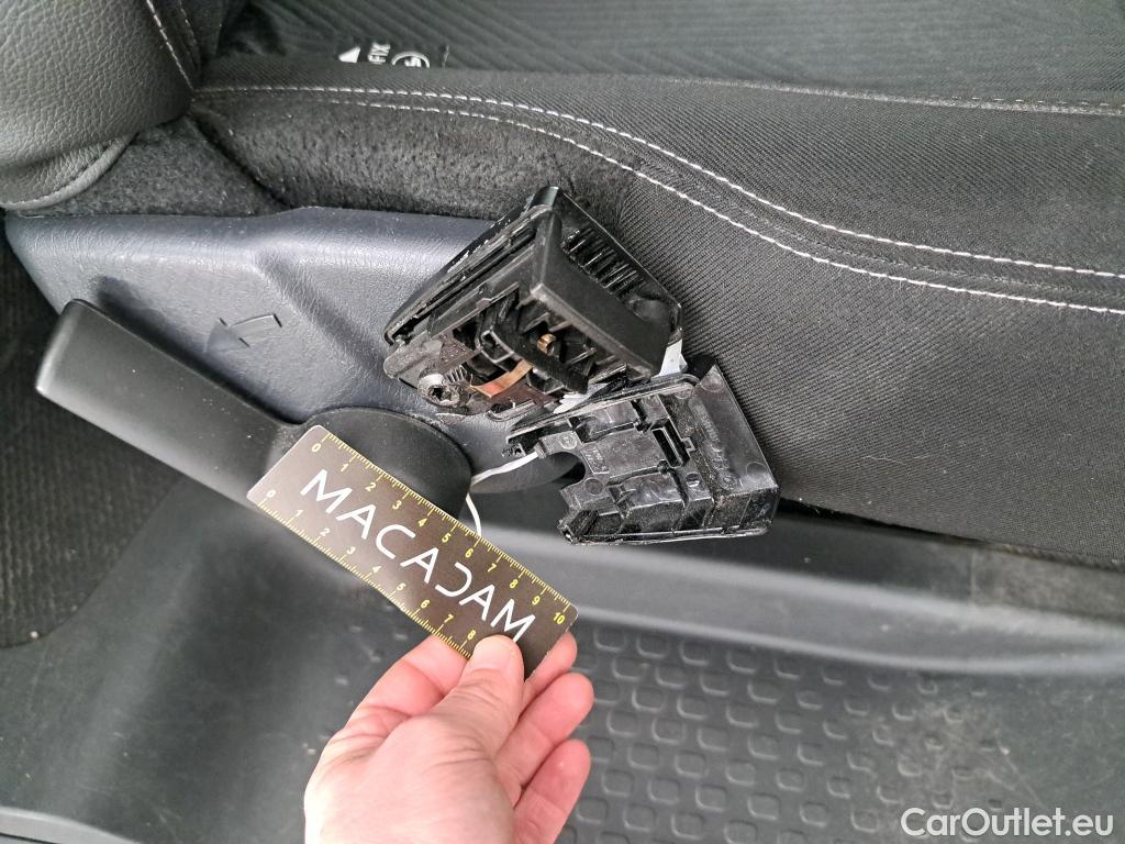  Nissan  NV300 NISSAN  5p Combi 1.6DCI 145 S/S N-CON L2H1 3.0T #13