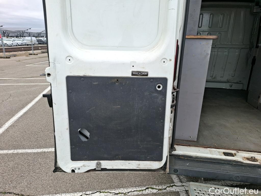  Peugeot  Boxer PEUGEOT  / 2014 / 4P / Fourgon tôlé BlueHDi 120 S&S ASPHALT 333 L1H2 #38