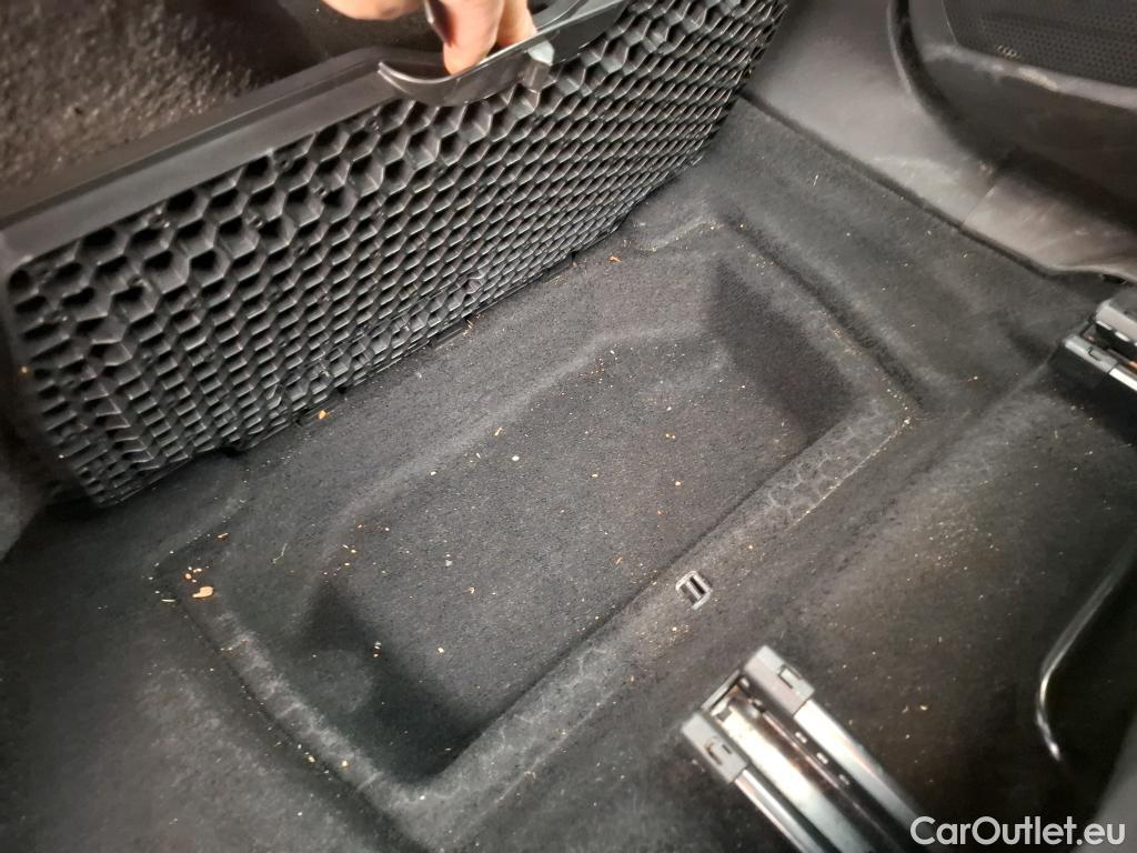  Peugeot  5008  Active Pack 1.5 HDi 130CV BVA8 7 Sieges E6d #82