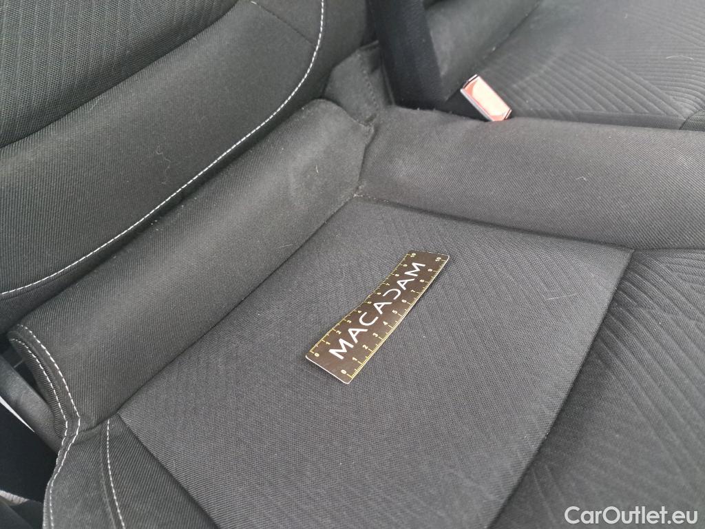  Nissan  NV300 NISSAN  5p Combi 1.6DCI 145 S/S N-CON L2H1 3.0T #17