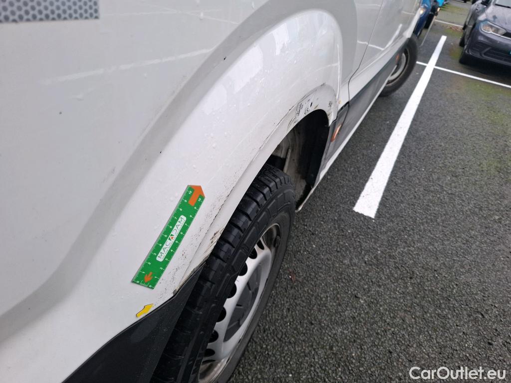  Volkswagen  Crafter  Fourgon Fourgon 35 mittlerer Radstand mit Hochdach FWD 2.0 140CV BVM6 #3